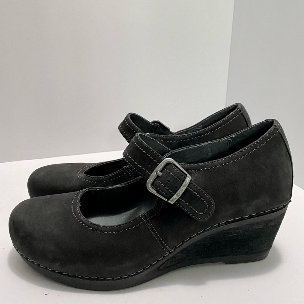 Dansko black nubuck Sandra Mary Jane shoes size 9.5 (40)